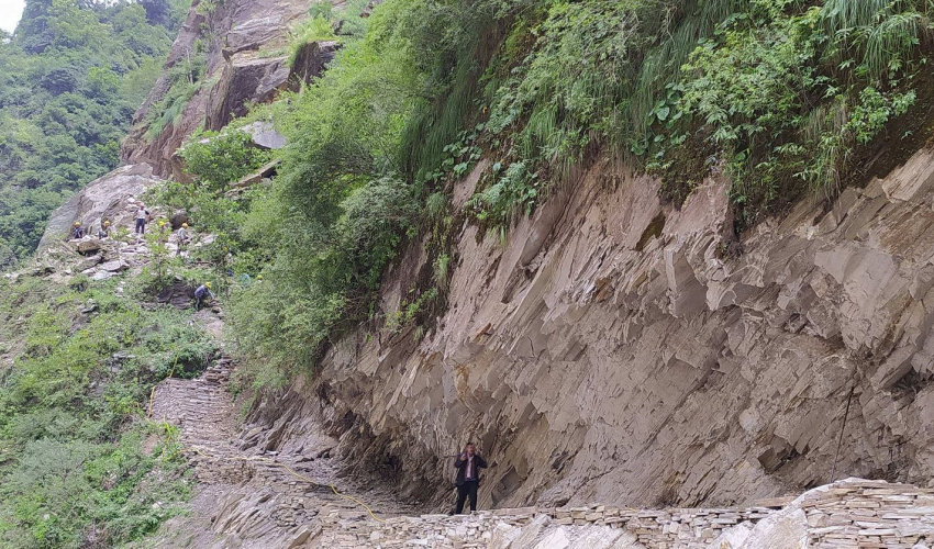 दार्चुलामा आफ्नै देशको बाटो प्रयोग गर्दै छाङरु र तिङ्करवासी